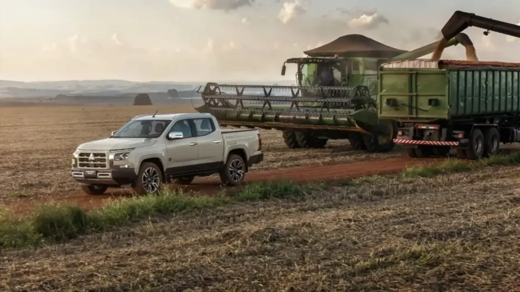 Mitsubishi se marca un pick-up para granjeros de postín y con 62.380 euros de presupuesto 10 Motor16 2026 Mitsubishi Triton Terra 5 Motor16