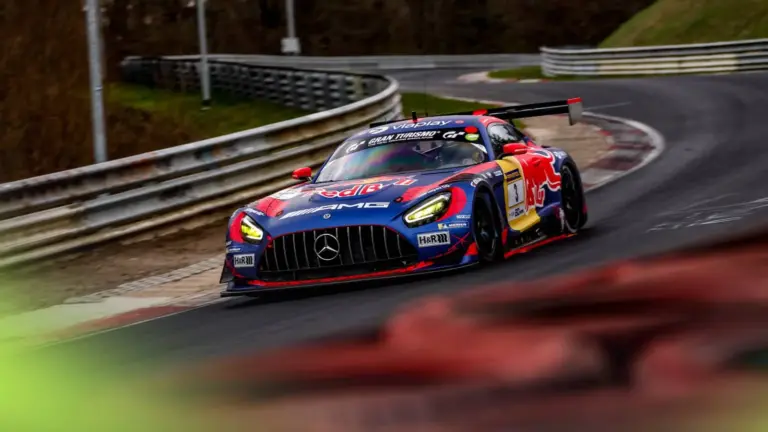 Verstappen 24 Horas Nürburgring 2026: supera el récord de clasificación en su debut