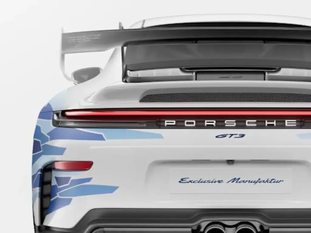 2026 Porsche 911 GT3 Artisan Edition. Imagen trasera.