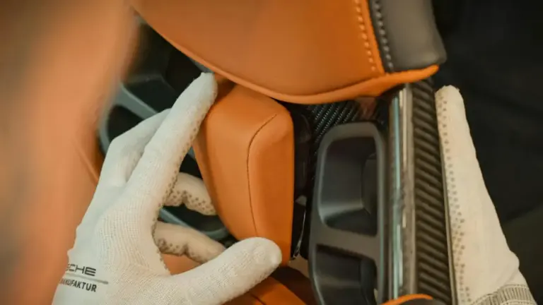 Porsche intensifica reestructuración con 500 despidos y cierre de e-bike y baterías