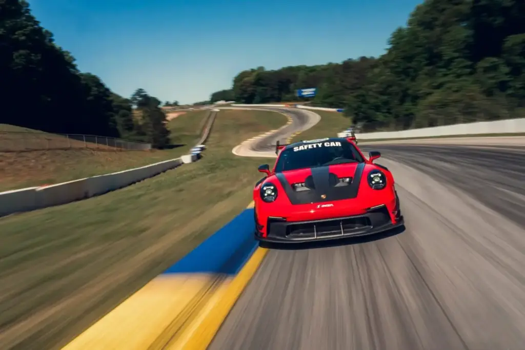 El Porsche 911 vuelve a demostrar quien es el mandamás en Road Atlanta... 7 años después 11 Motor16 2026 Porsche 911 Record Road Atlanta 11 Motor16