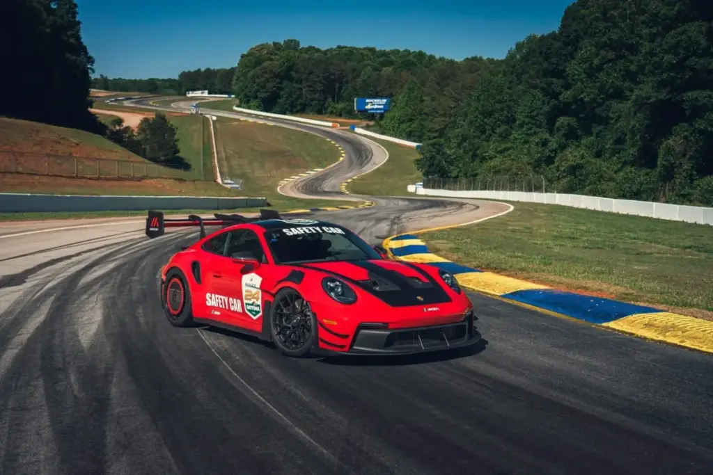 El Porsche 911 vuelve a demostrar quien es el mandamás en Road Atlanta... 7 años después 14 Motor16 2026 Porsche 911 Record Road Atlanta 14 Motor16