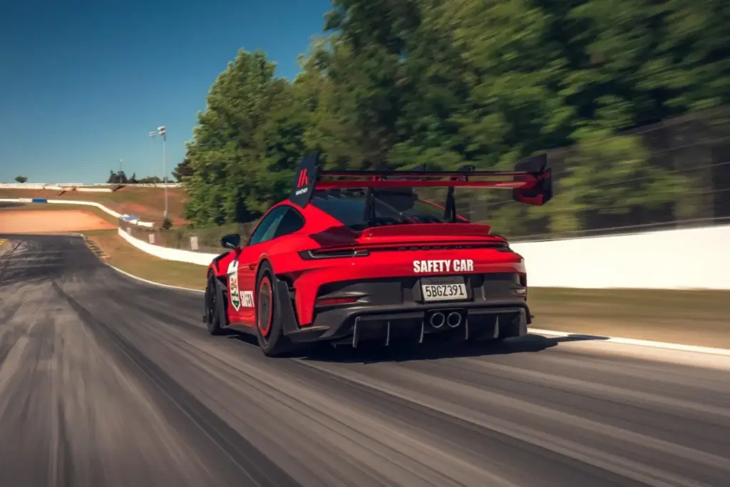 El Porsche 911 vuelve a demostrar quien es el mandamás en Road Atlanta... 7 años después 16 Motor16 2026 Porsche 911 Record Road Atlanta 16 Motor16