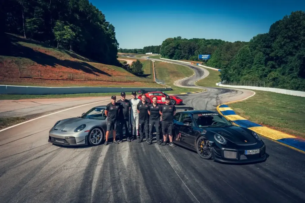 El Porsche 911 vuelve a demostrar quien es el mandamás en Road Atlanta... 7 años después 24 Motor16 2026 Porsche 911 Record Road Atlanta 24 Motor16