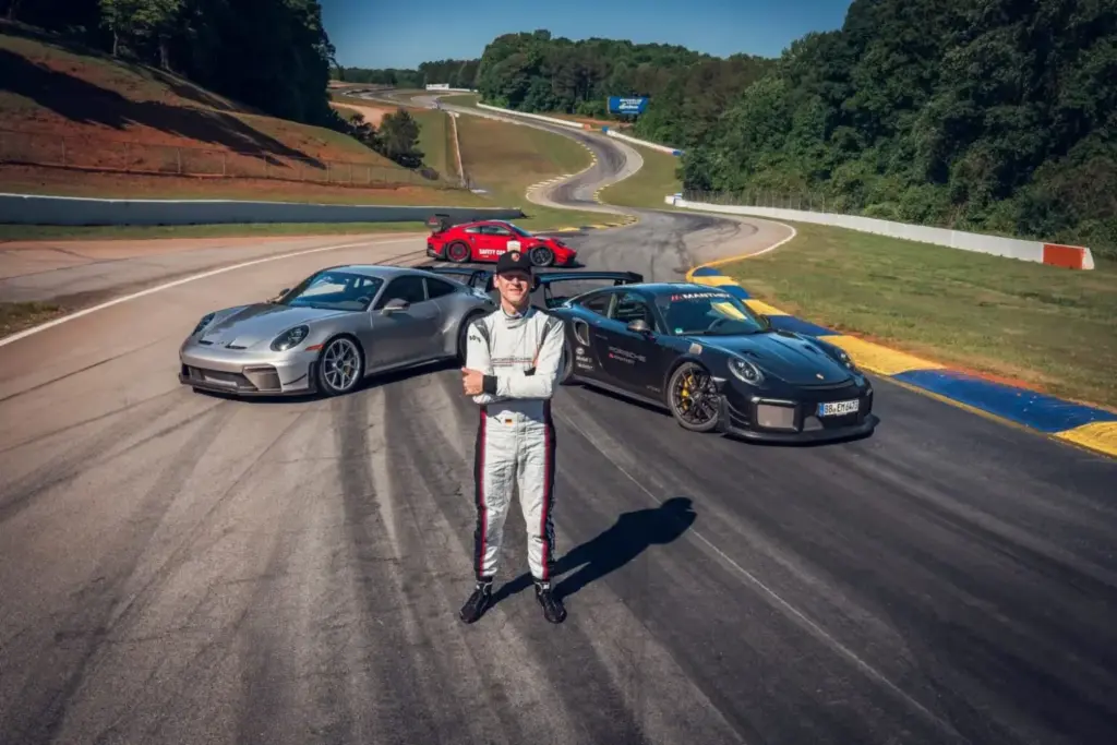 El Porsche 911 vuelve a demostrar quien es el mandamás en Road Atlanta... 7 años después 26 Motor16 2026 Porsche 911 Record Road Atlanta 26 Motor16