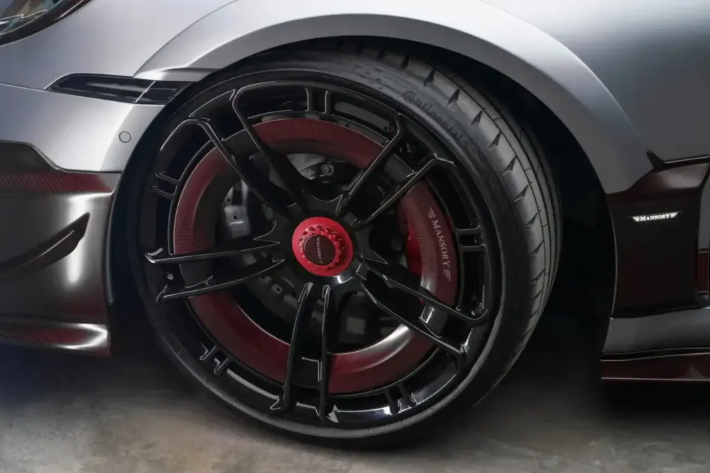 Mansory hace que el nuevo Porsche 911 Turbo S pierda los papeles 3 Motor16 2026 Mansory Porsche 911 Turbo S. Imagen llantas.