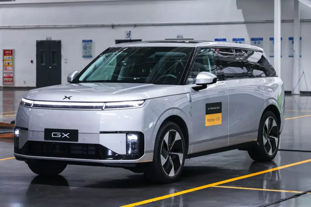 XPENG produce sus robotaxis como el resto de sus vehículos: 8 Motor16 en masa 2026 Robotaxi XPENG GX 10 Motor16