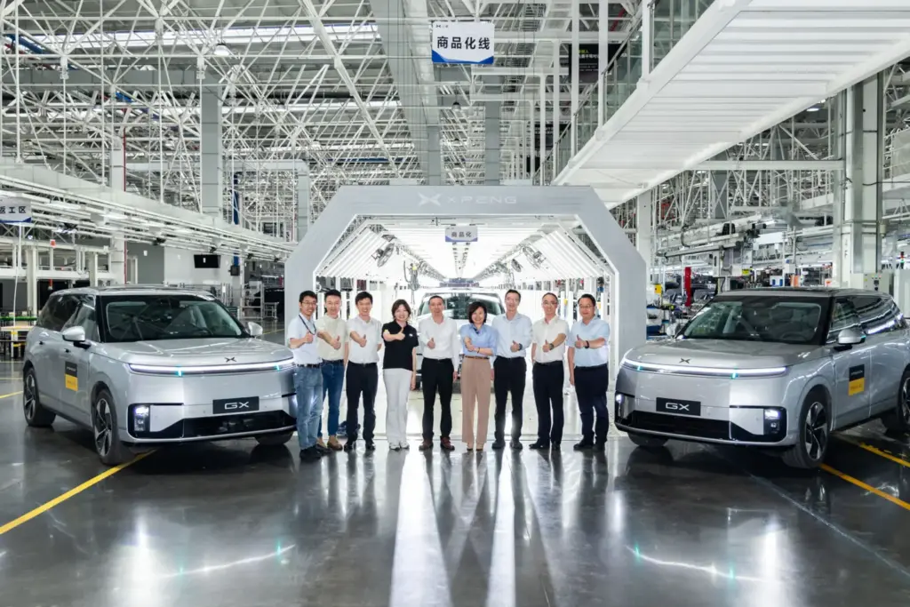 XPENG produce sus robotaxis como el resto de sus vehículos: 14 Motor16 en masa 2026 Robotaxi XPENG GX 18 Motor16