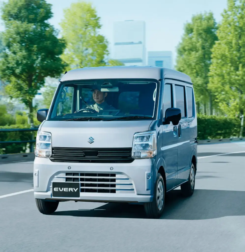 Suzuki Every: La caja de zapatos con motor más práctica que te vas a encontrar 5 Motor16 2026 Suzuki Every Japon 1 Motor16