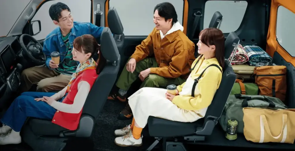 Suzuki Every: La caja de zapatos con motor más práctica que te vas a encontrar 2 Motor16 2026 Suzuki Every. Imagen habitáculo.