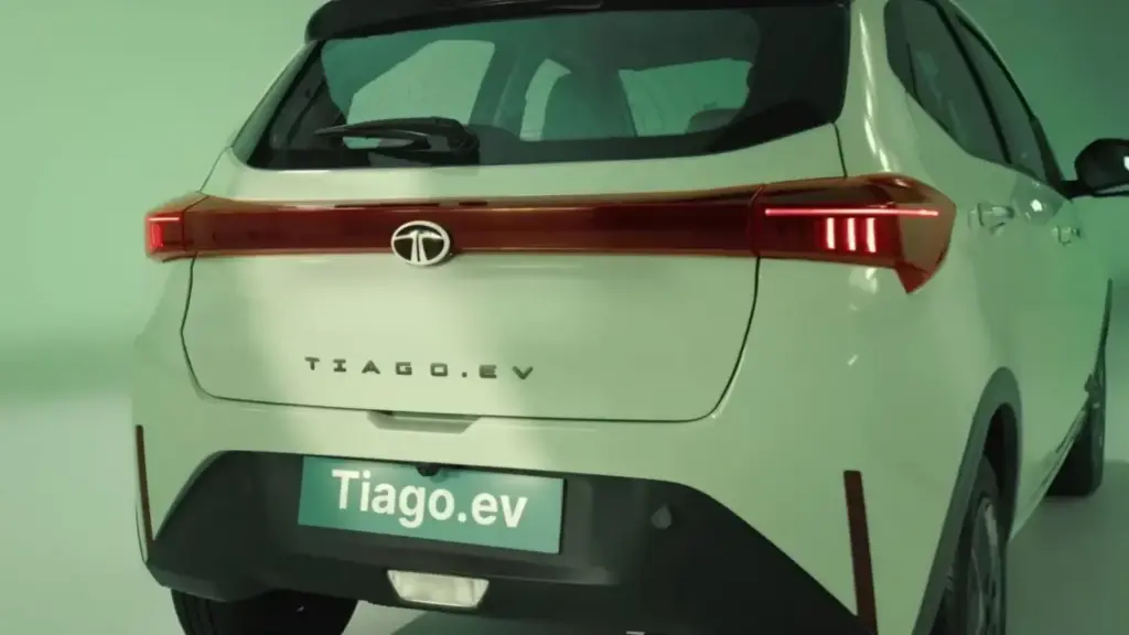 Tata Tiago: El utilitario de los 4.000 euros se pone mucho más guapo y tecnológico 6 Motor16 2026 Tata Tiago.ev India 5 Motor16