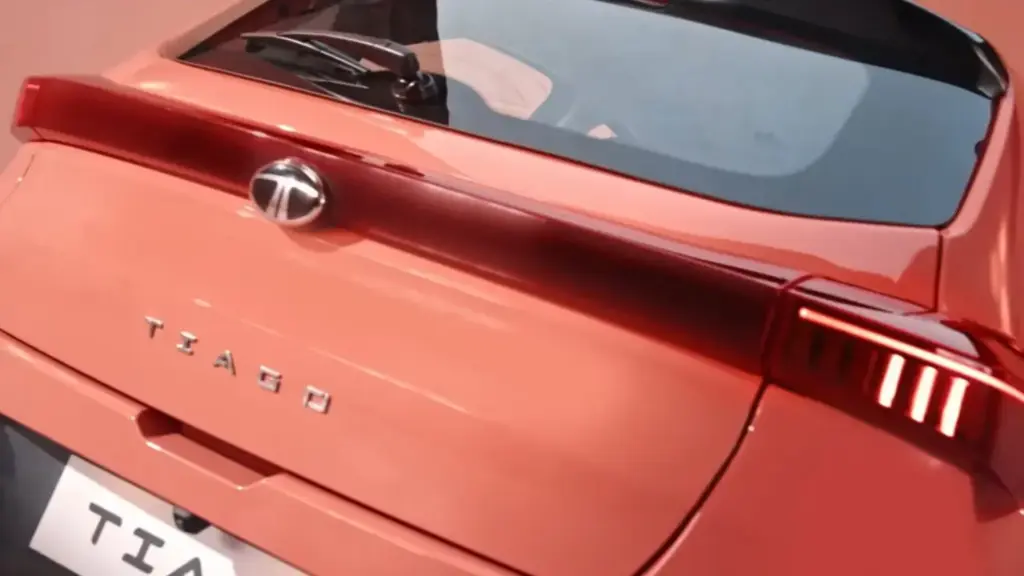 Tata Tiago: El utilitario de los 4.000 euros se pone mucho más guapo y tecnológico 10 Motor16 2026 Tata Tiago.ev India 9 Motor16