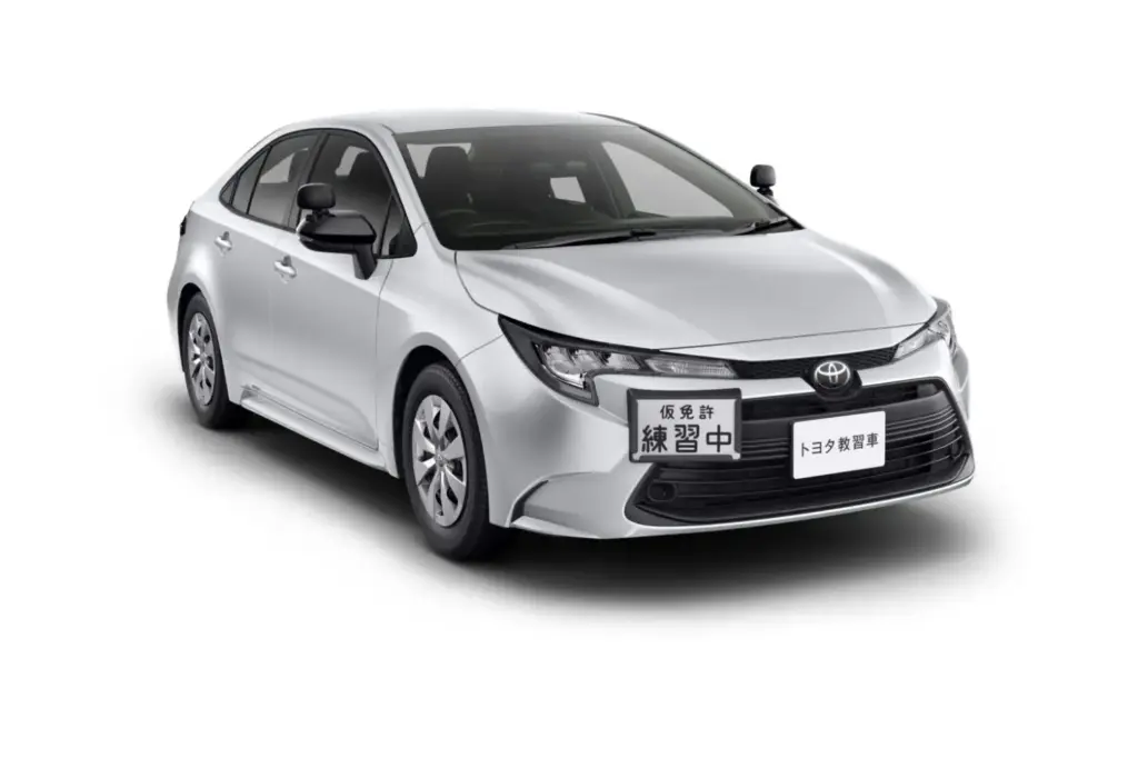 2026 Toyota Corolla Sedan autoescuela 3 Motor16