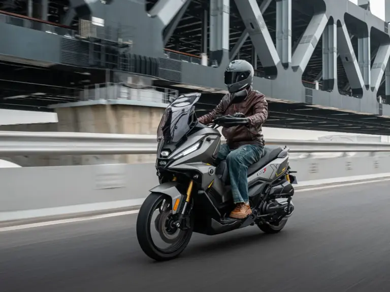 Voge supera a Honda y se convierte en líder de ventas de motos grandes en España