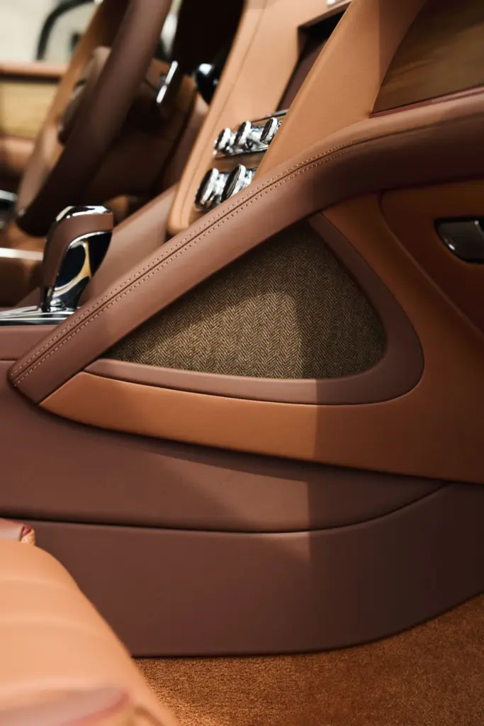 2026 bentley bentayga chalet edition 13 Motor16