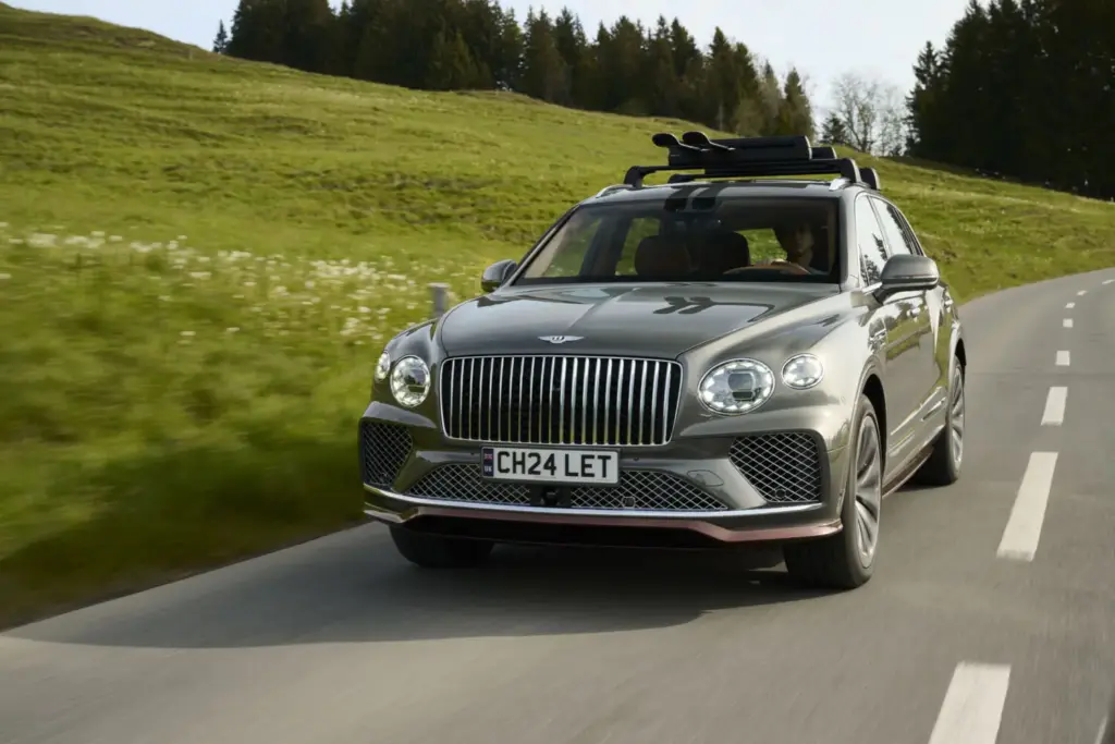 2026 bentley bentayga chalet edition 7 Motor16