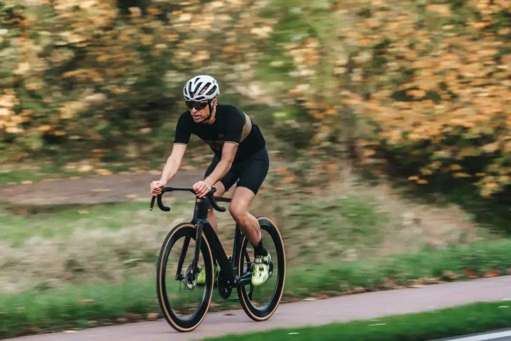 Race Bike: Lexus da el salto a las dos ruedas de la mano de Ridley 16 Motor16 2026 bicicleta lexus ridley 18 Motor16