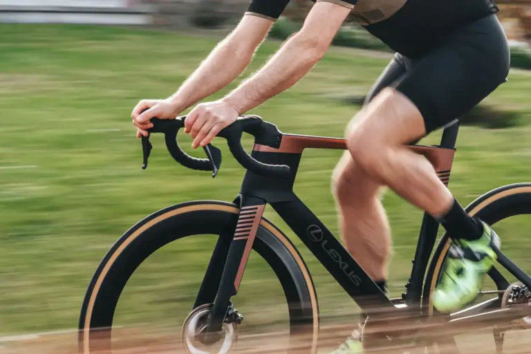 Ridley ayuda a Lexus a crear esta impresionante montura de dos ruedas