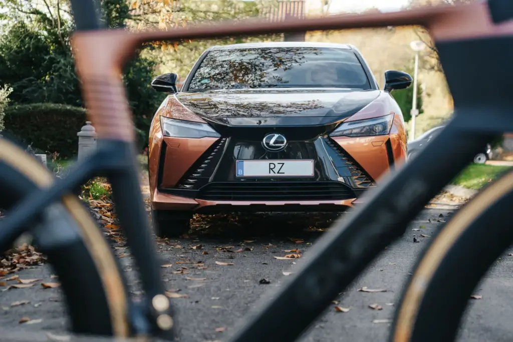 Race Bike: Lexus da el salto a las dos ruedas de la mano de Ridley 4 Motor16 2026 bicicleta lexus ridley 5 Motor16