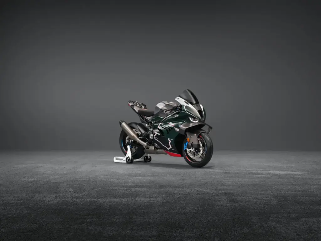BMW deslumbra en el TT de la Isla de Man con esta M 1000 RR que lleva su nombre 10 Motor16 2026 bmw motorrad m 1000 rr isle of man tt 1 Motor16