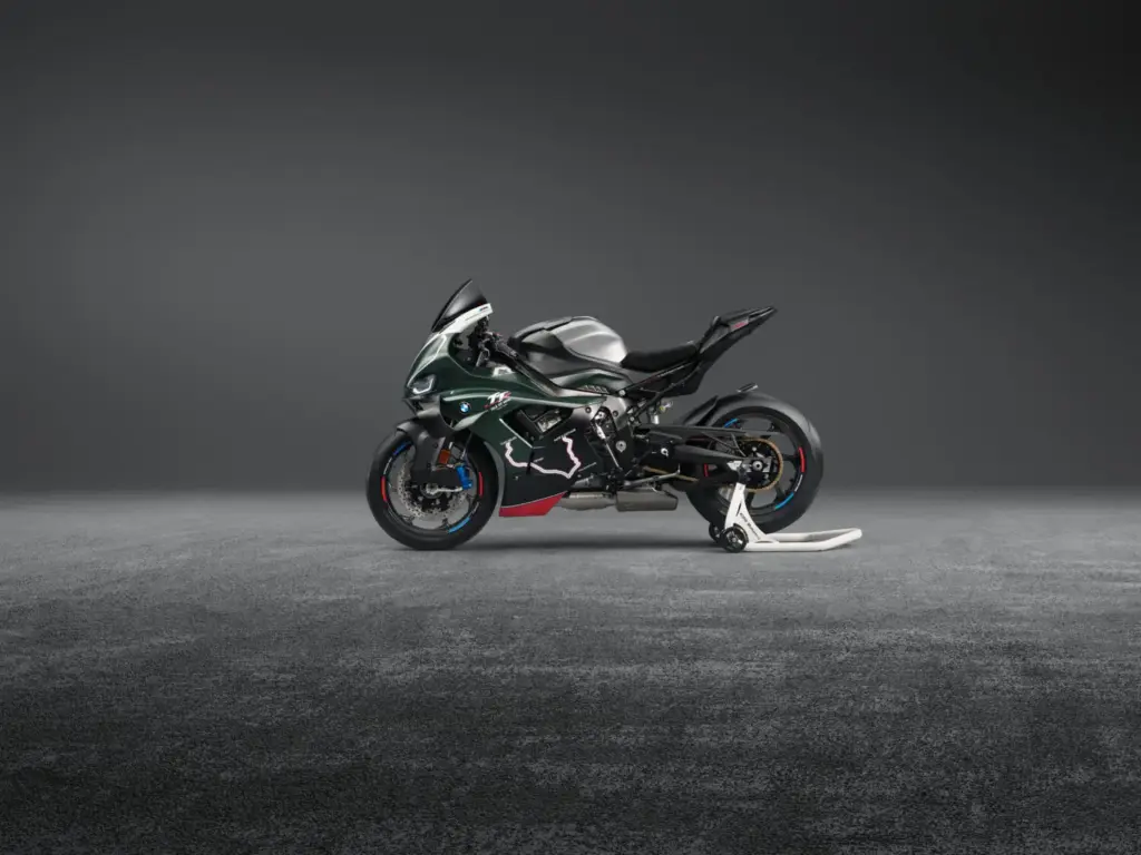 BMW deslumbra en el TT de la Isla de Man con esta M 1000 RR que lleva su nombre 8 Motor16 2026 bmw motorrad m 1000 rr isle of man tt 3 Motor16