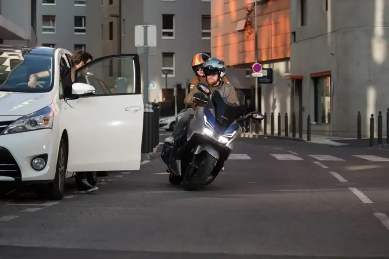 Yamaha patenta un sistema que reduce marchas en una frenada de emergencia