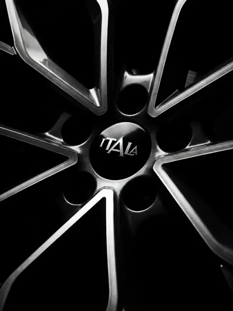 Itala Automobili: Italdesign revive una desaparecida marca italiana nacida en 1903 4 Motor16 2026 Itala Automobili 35. Imagen llanta.
