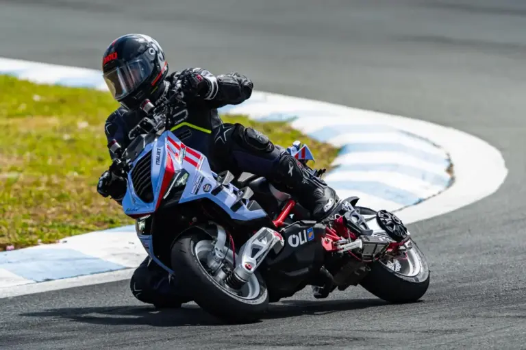 Italjet Dragster 700: El scooter deportivo con 68 CV más revolucionario ya se vende en España