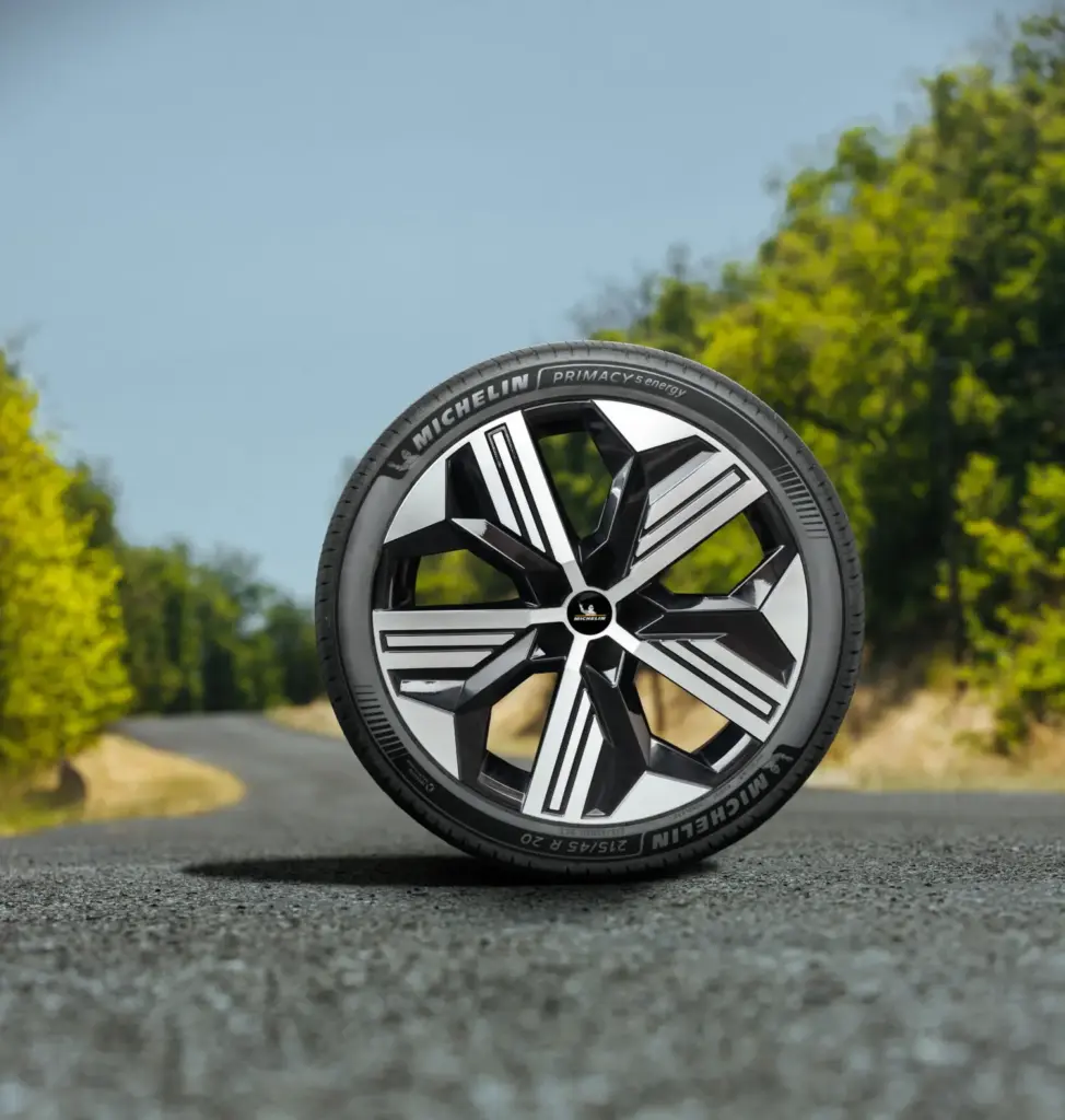 Probamos la nueva gama 2026 Récord Michelin 5 energía 5 Motor16