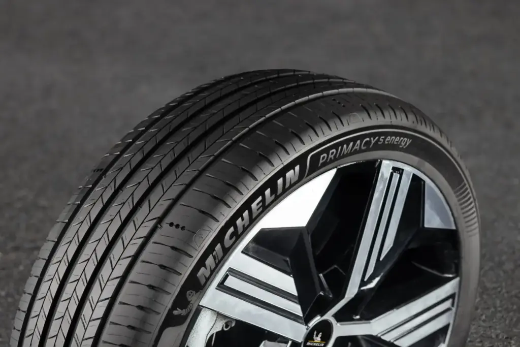 Probamos la nueva gama 2026 Récord Michelin 5 energía 8 Motor16