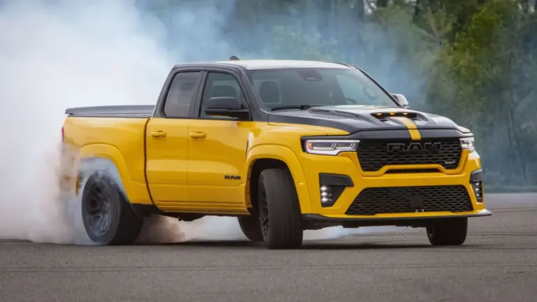 Ram Rumble Bee: 777 CV para un pick-up cargado de músculo y que acelera más ráquido que un BMW M3