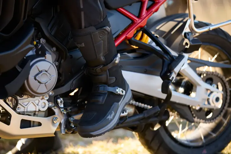 XPD renueva sus botas adventure 2026: impermeables, cómodas y pensadas para viajar dentro y fuera del asfalto
