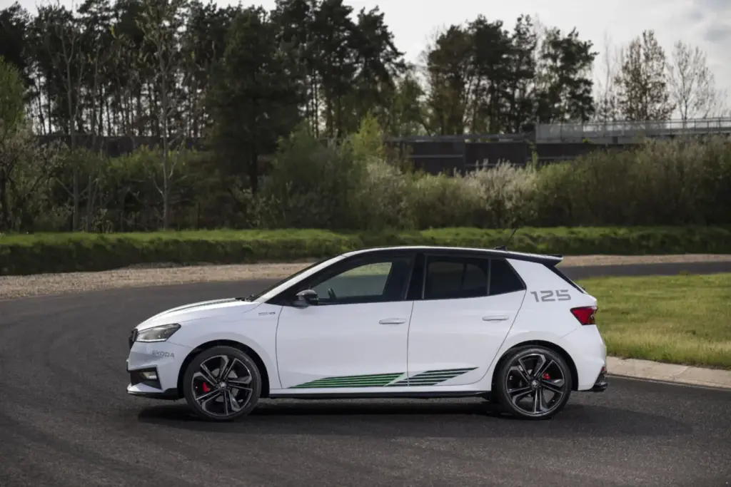 2026 Skoda Fabia Motorsport Edition. Imagen lateral.