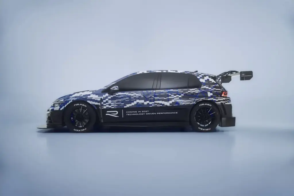 2026 Volkswagen Golf R 24H Nürburgring. Imagen lateral.