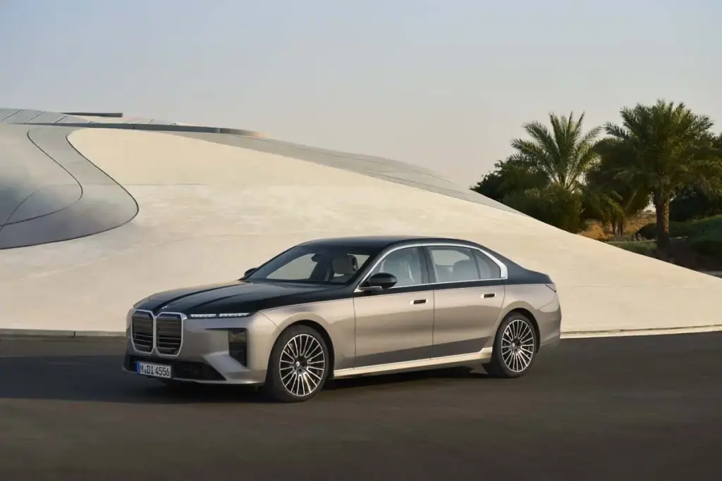 BMW lleva el futuro a Cannes: el nuevo Serie 7 debuta en Europa en el festival de cine más glamuroso del mundo 2 Motor16 BMW, Serie 7, Festival Cine Cannes