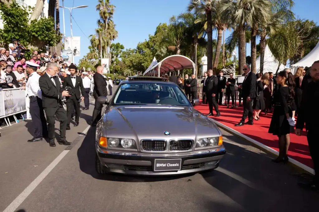 BMW lleva el futuro a Cannes: el nuevo Serie 7 debuta en Europa en el festival de cine más glamuroso del mundo 10 Motor16 2026 BMW CANNES14 Motor16