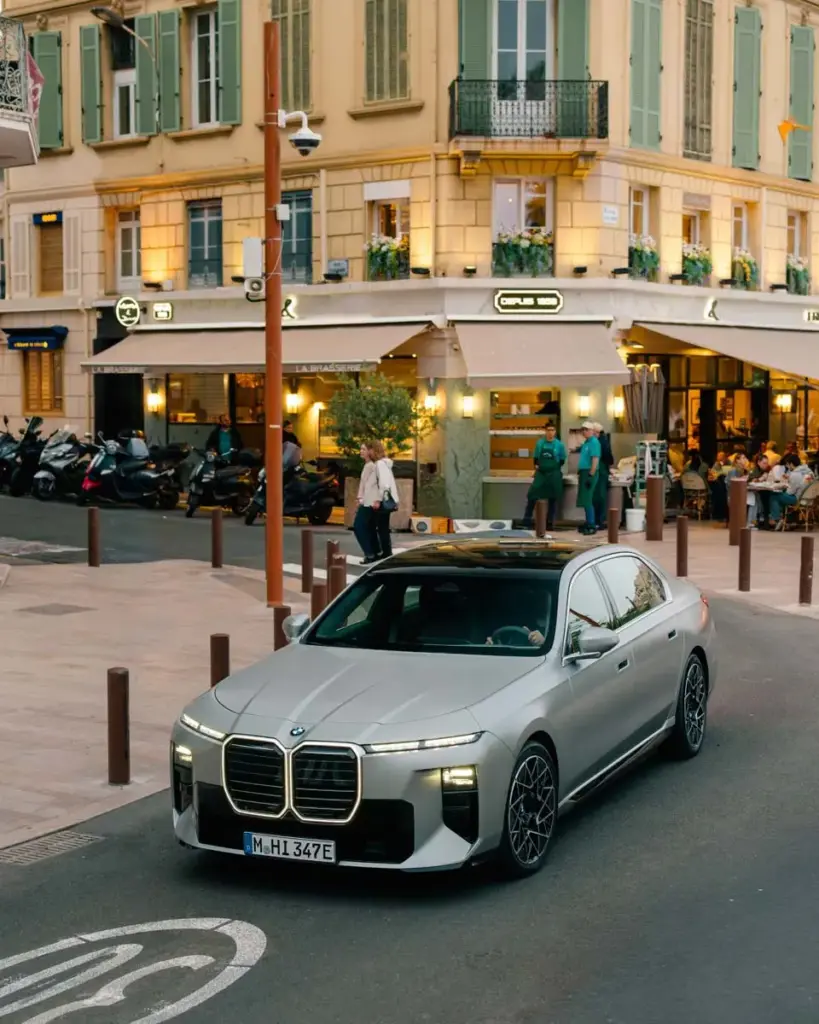 BMW lleva el futuro a Cannes: el nuevo Serie 7 debuta en Europa en el festival de cine más glamuroso del mundo 5 Motor16 2026 BMW CANNES8 Motor16