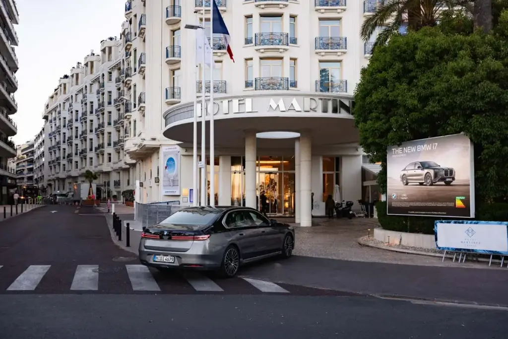 BMW lleva el futuro a Cannes: el nuevo Serie 7 debuta en Europa en el festival de cine más glamuroso del mundo 6 Motor16 2026 BMW CANNES9 Motor16