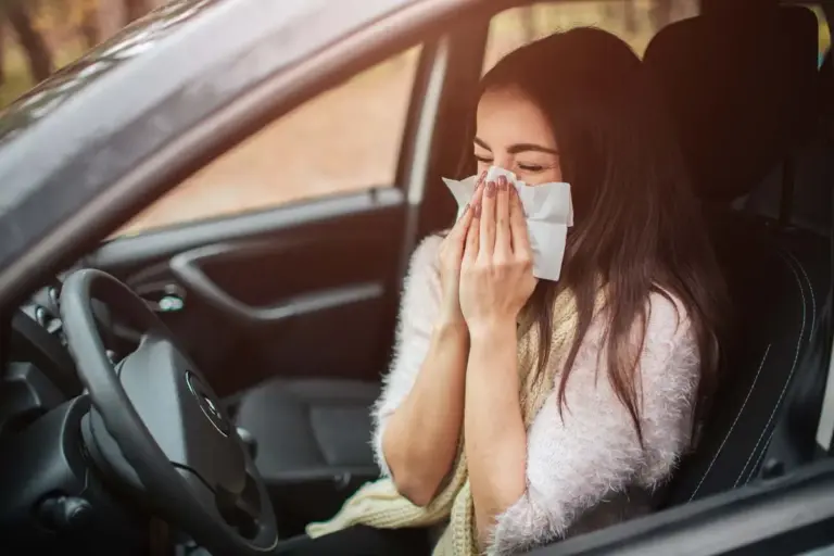 Alergia al polen al volante: consejos para conducir seguro en el mes más crítico