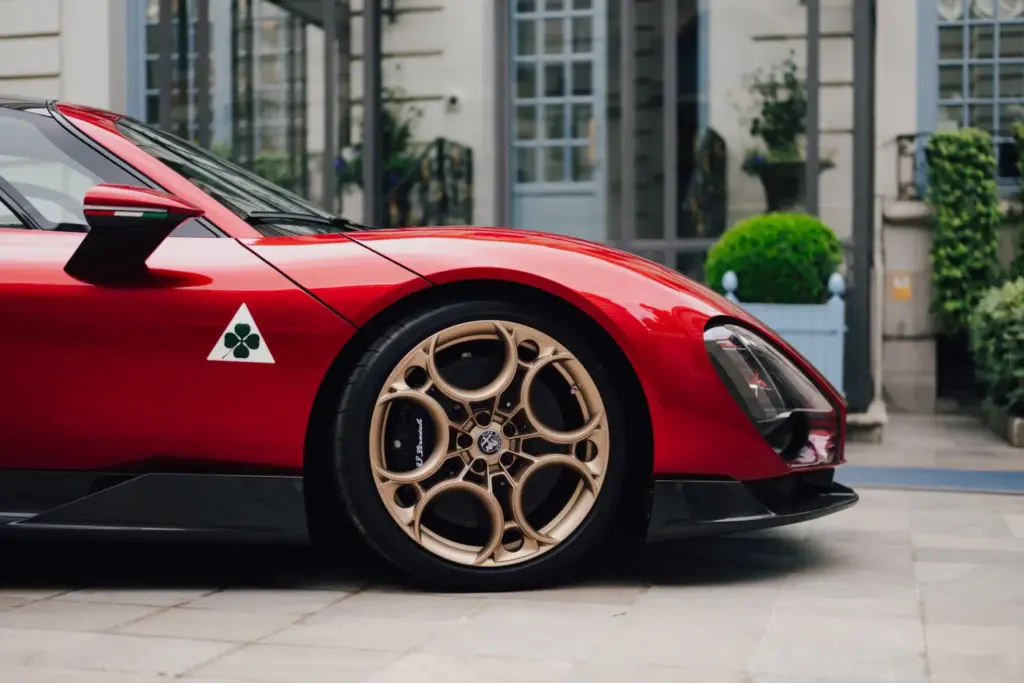 El proyecto del Alfa Romeo 33 Stradale contado por su diseñador, Alejandro Mesonero-Romanos 15 Motor16 ALFA 33 STRADALE ALEJANDRO MESONERO ROMANOS 7 Motor16