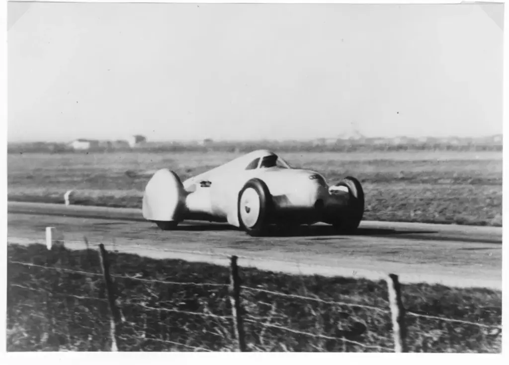Audi Tradition presenta la recreación del Auto Union Lucca que batió el récord de velocidad en 1935 5 Motor16 AUTO UNION 1935 RECORD 17 Motor16