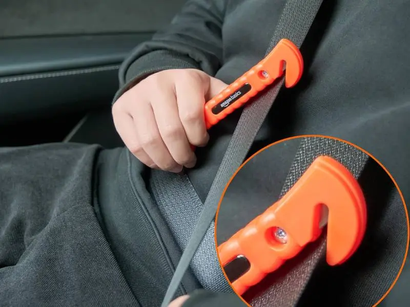 Mejora tu seguridad al volante por menos de 12 euros con estos accesorios de Amazon 2 Motor16 Amazon cortacinturon