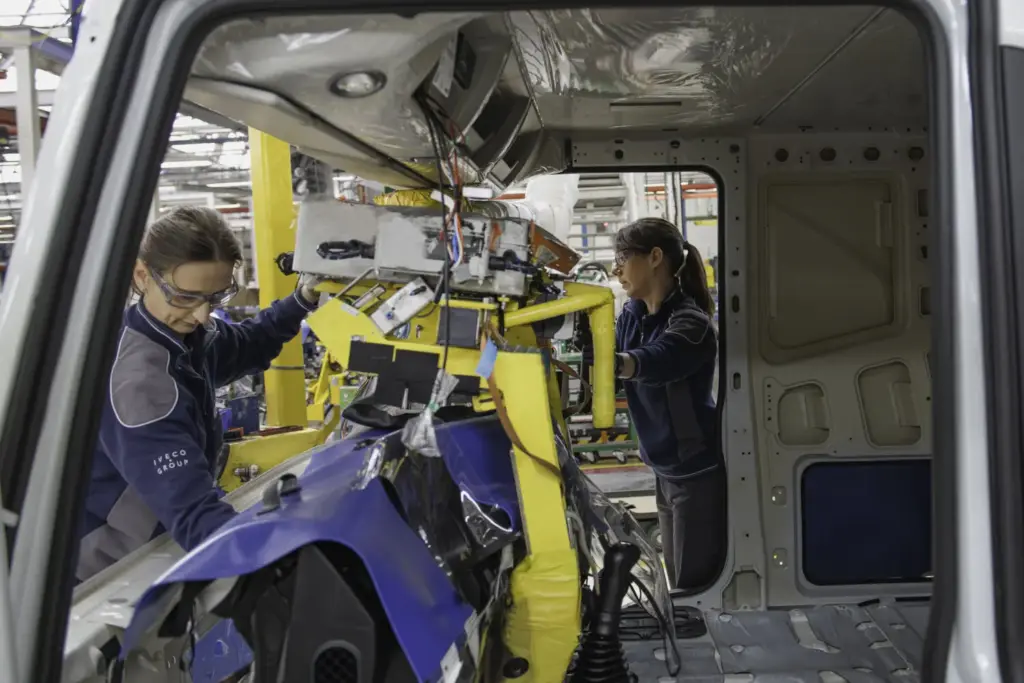 Asi se fabrica un camion Iveco en Espana 3 Motor16