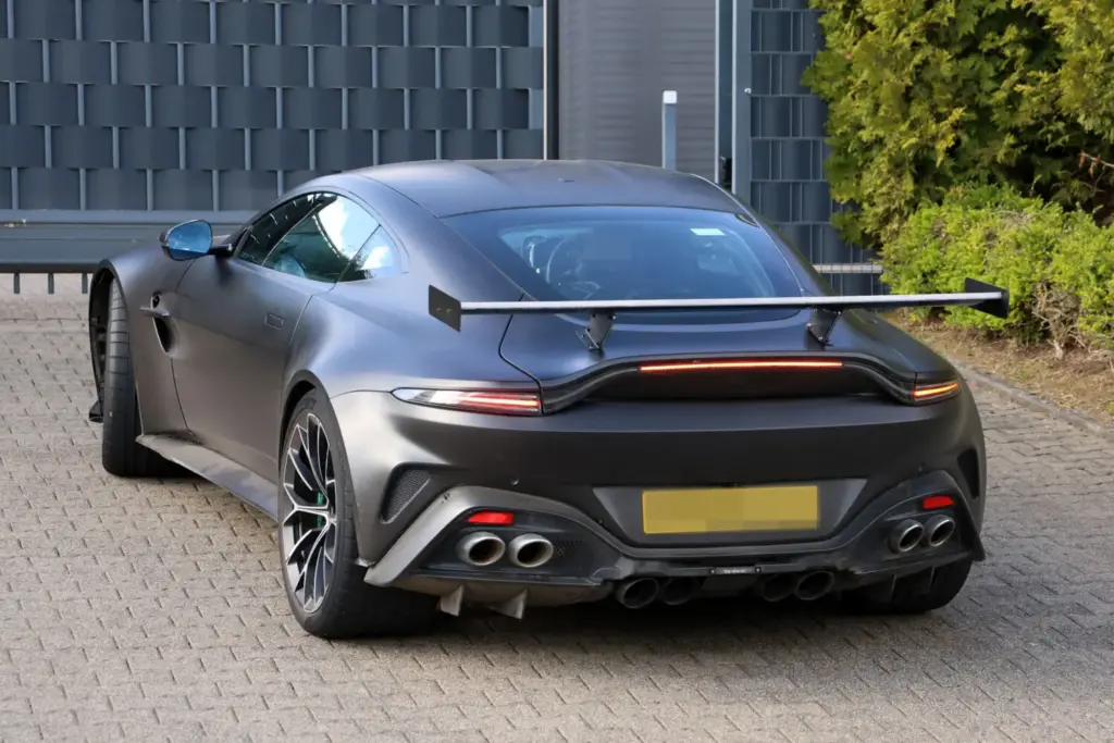Aston Martin Vantage AMR 2027 15 Motor16