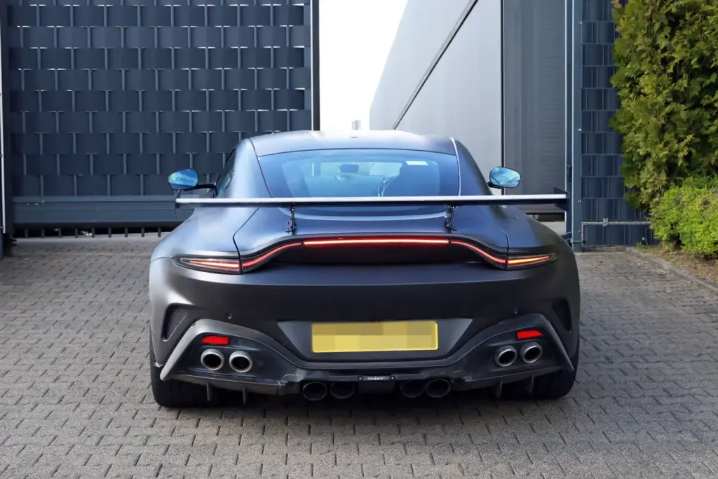 Aston Martin Vantage AMR 2027 16 Motor16