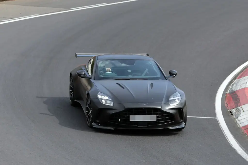 Aston Martin Vantage AMR 2027 19 Motor16