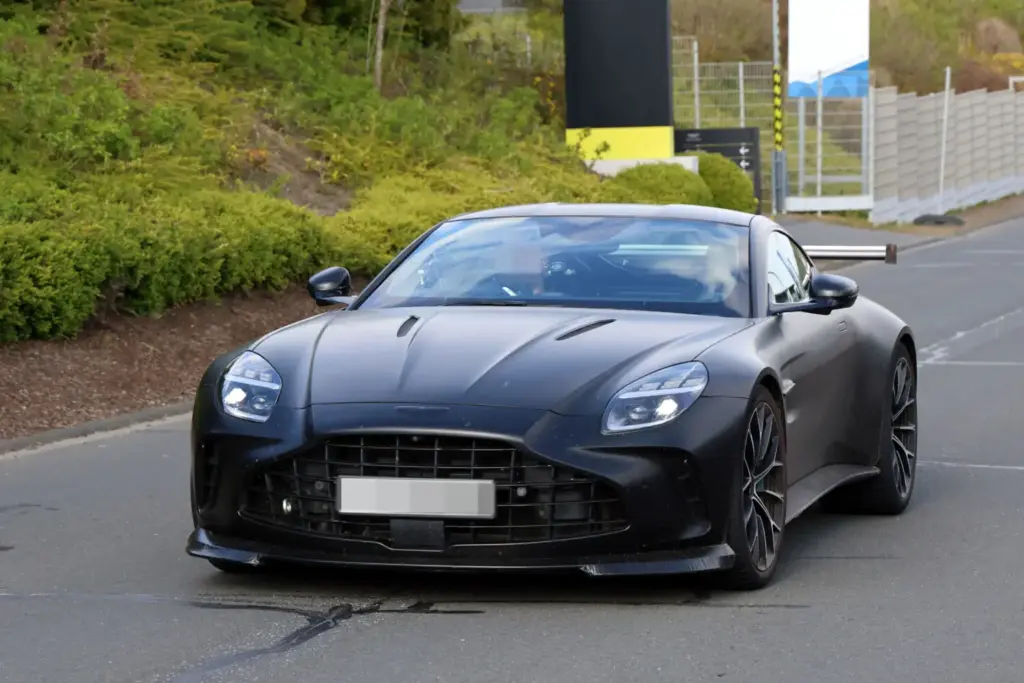 Aston Martin Vantage AMR 2027 2 Motor16