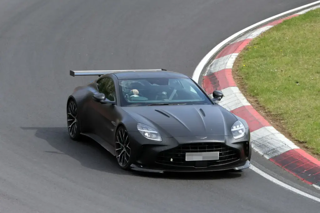 Aston Martin Vantage AMR 2027 20 Motor16