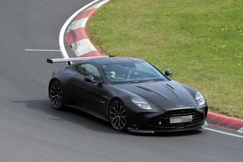 Aston Martin Vantage AMR 2027 21 Motor16
