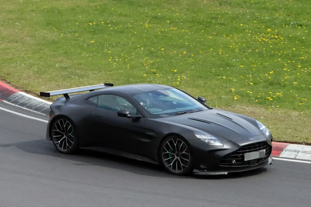 Aston Martin Vantage AMR 2027 22 Motor16